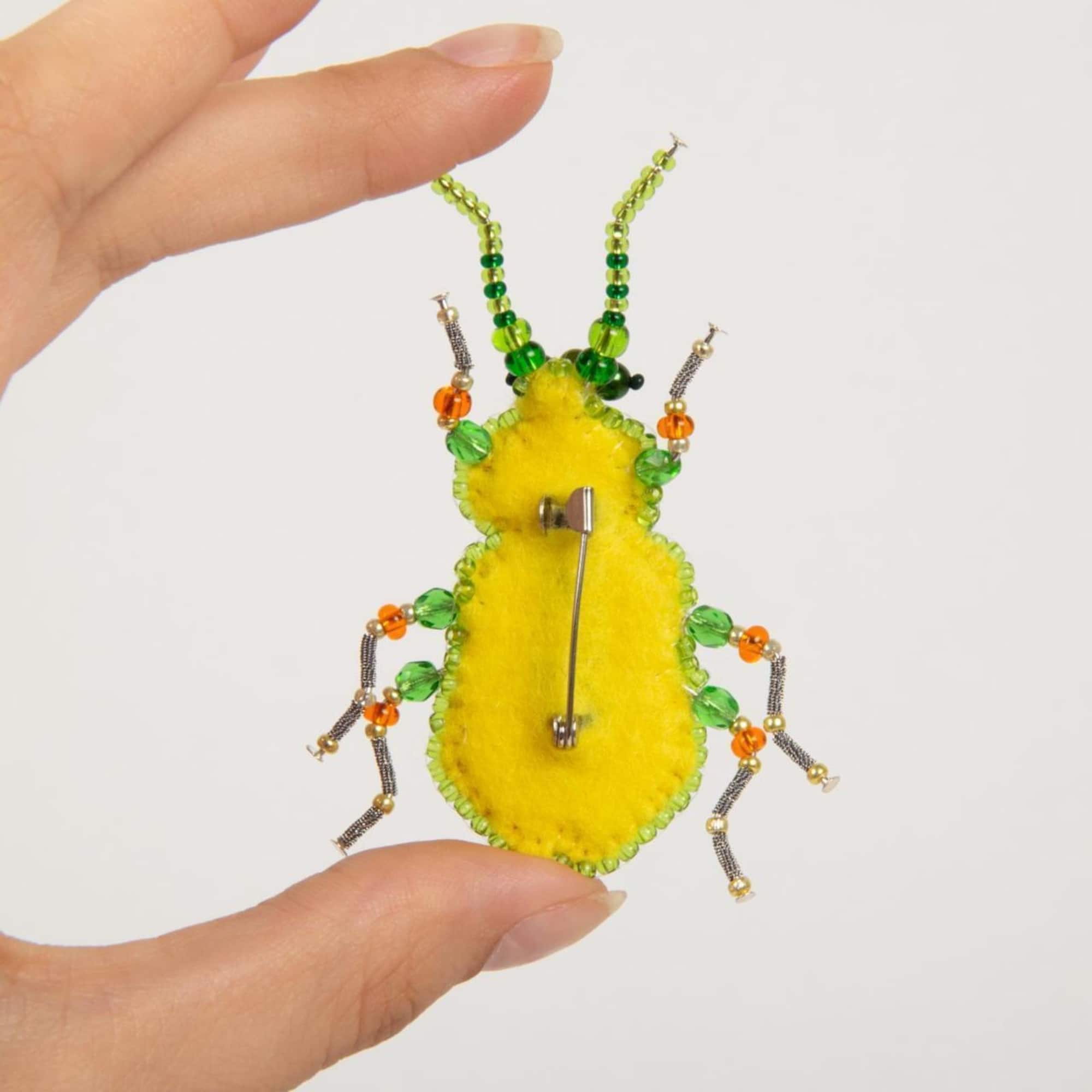 Charivna Mit Crystal Art Beadwork Green Beetle Brooch Kit